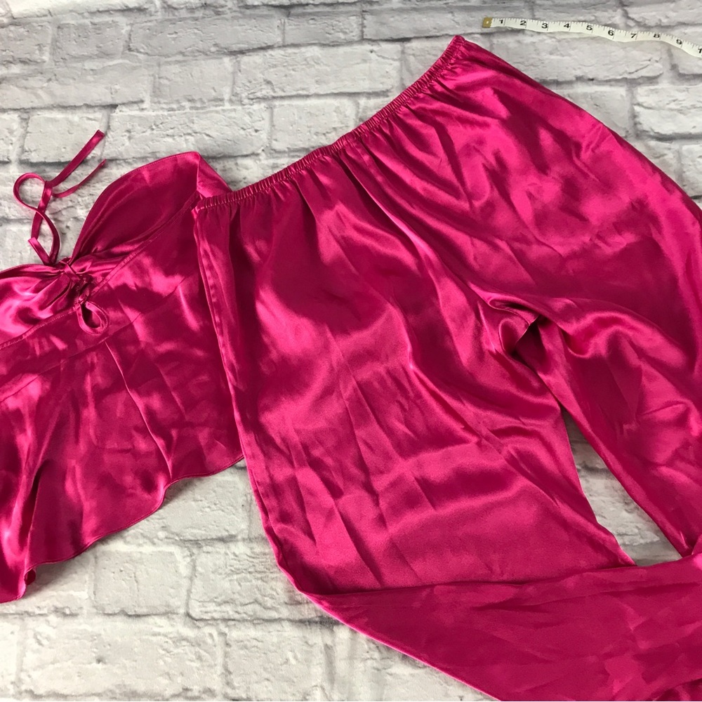 🎉 Host Pick! 🎉 Vintage NWOT Victoria’s Secret‎ Pajamas Satin Barbie Pink - Picture 4 of 14